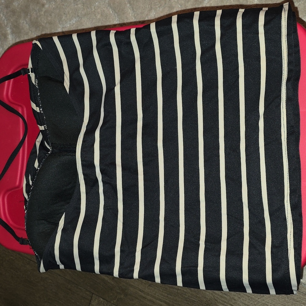 (J29) Black and White Striped Swim Top SZ 10 - Picture 2 of 3